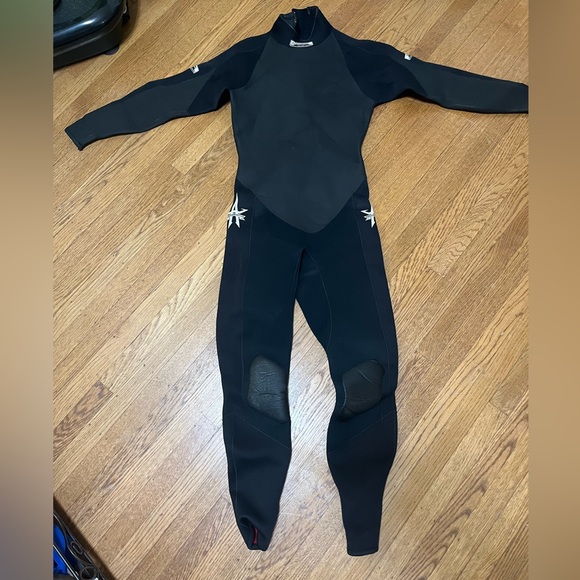 Aleeda 4:3 Wetsuit Large - Picture 1 of 12